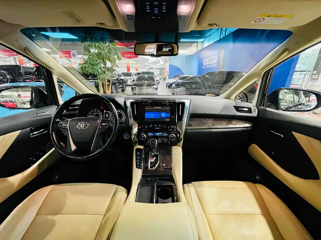 TOYOTA ALPHARD 2018