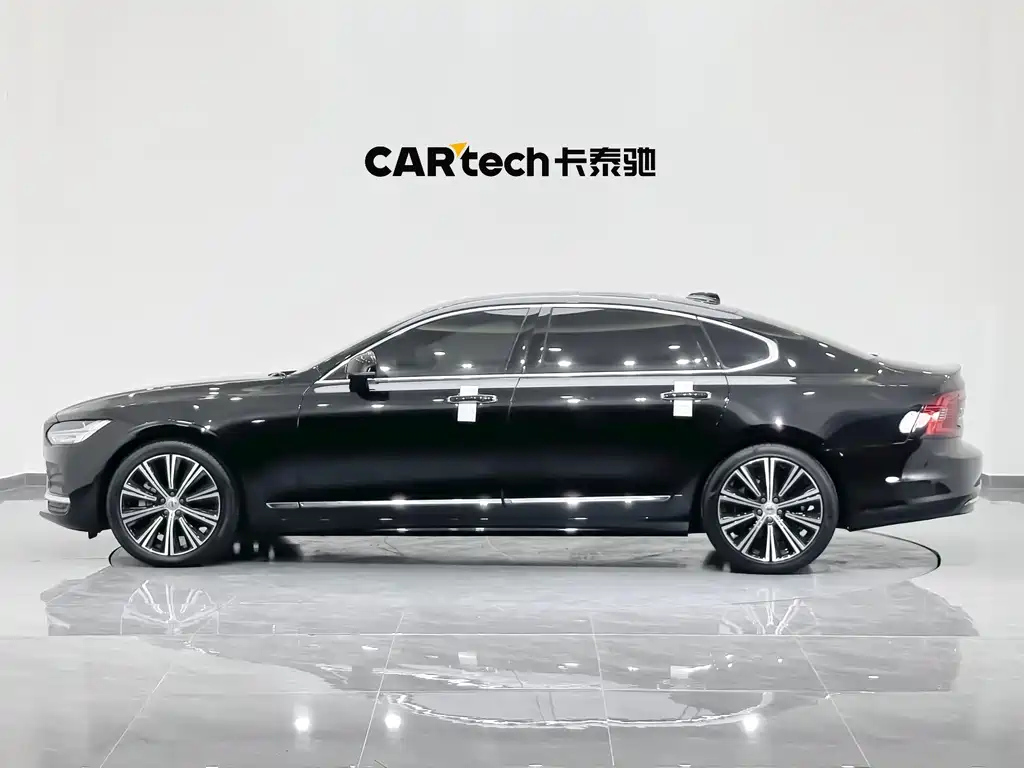 VOLVO S90 2023