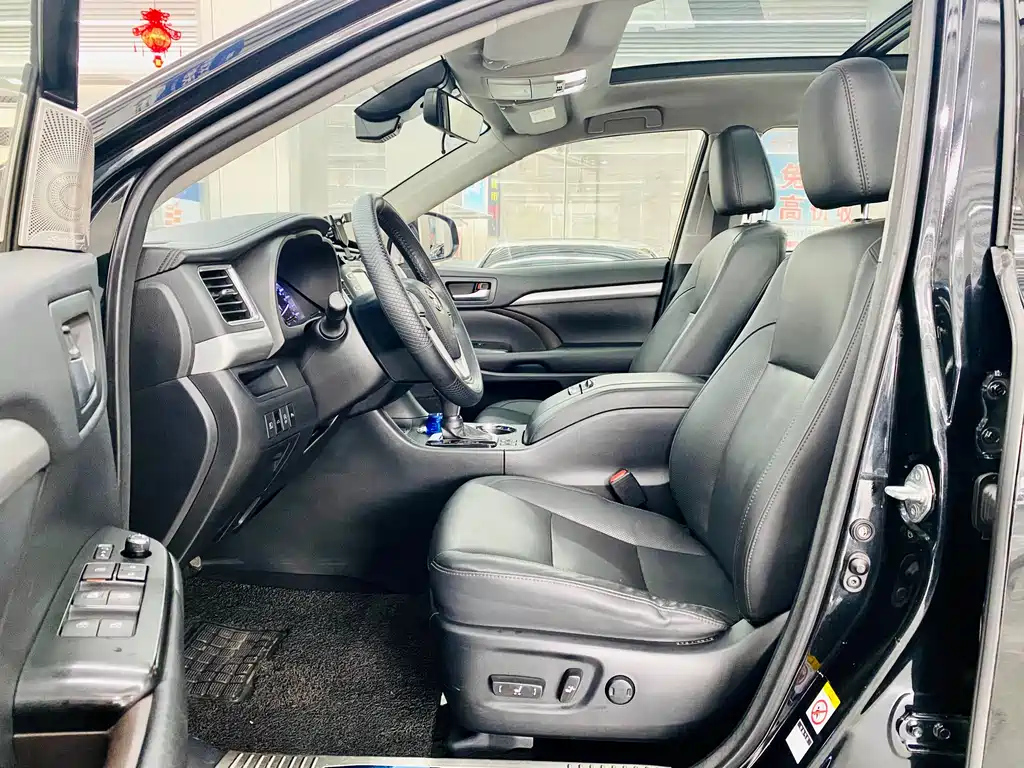 TOYOTA HIGHLANDER 2019