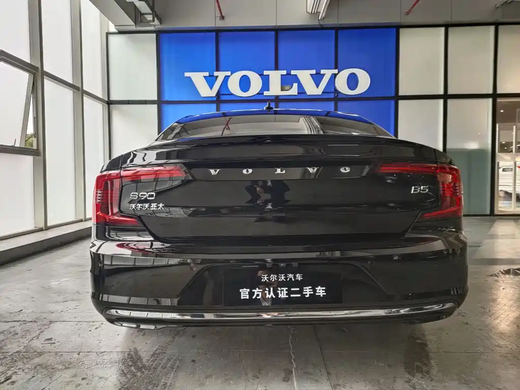 VOLVO S90 2022