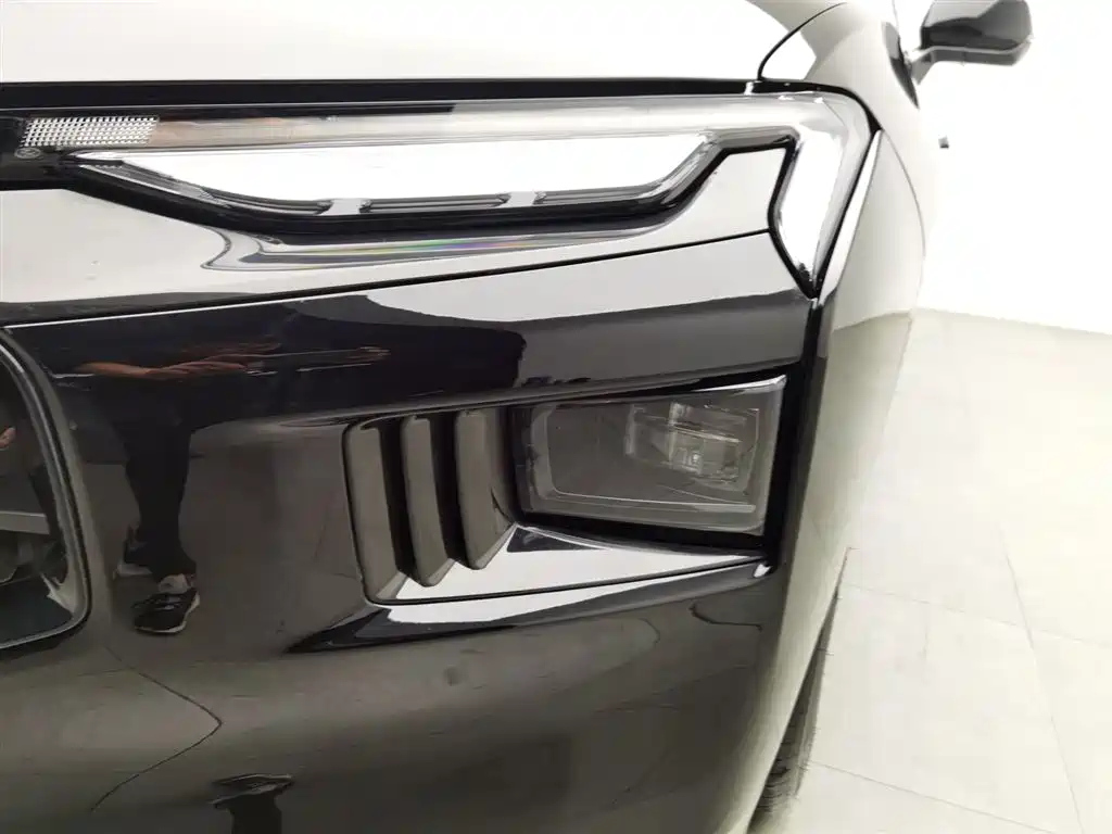 FORD MONDEO 2025