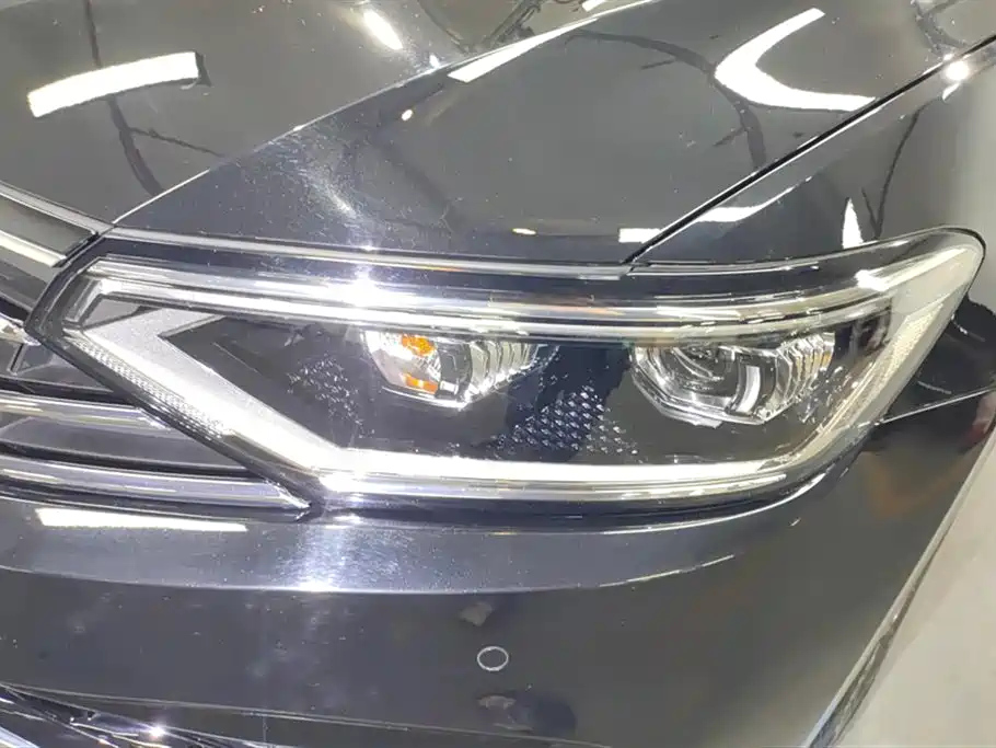VOLKSWAGEN MAGOTAN 2020