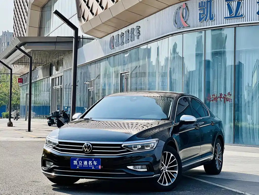 VOLKSWAGEN MAGOTAN 2020