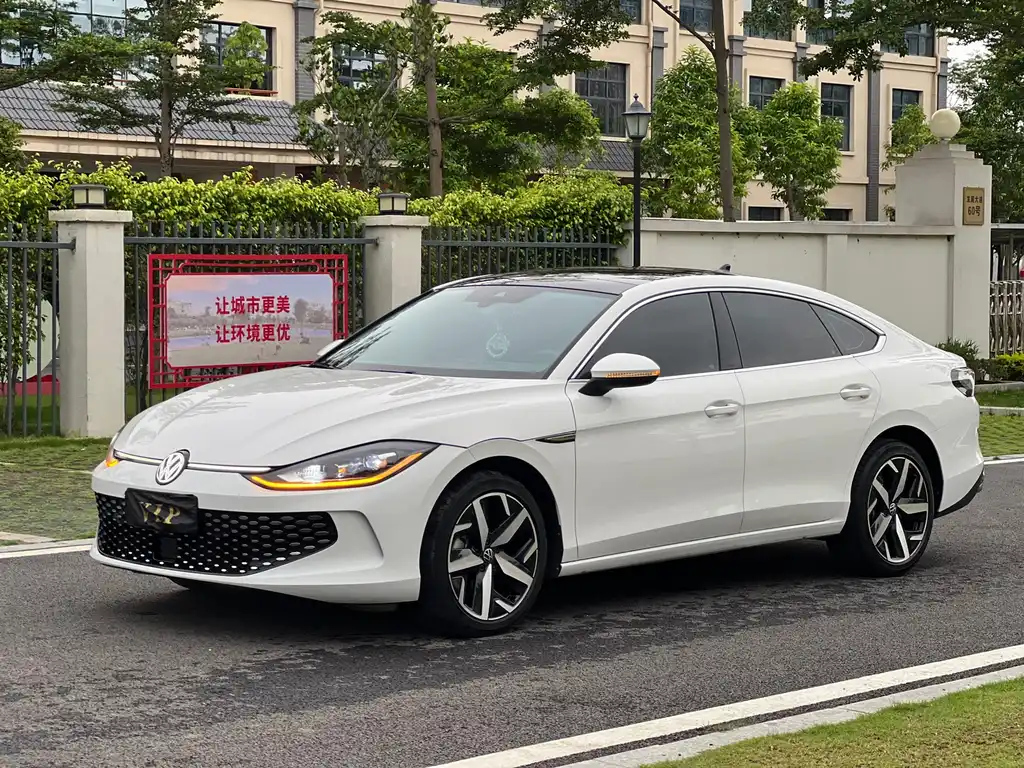VOLKSWAGEN LAMANDO 2022