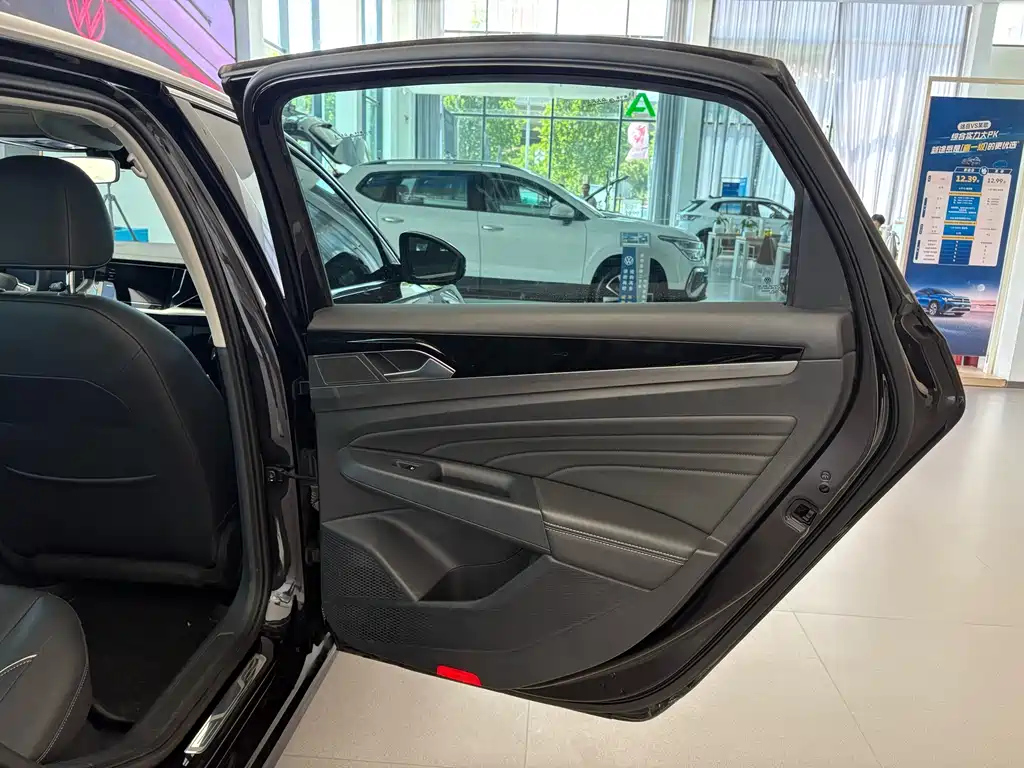 VOLKSWAGEN PASSAT 2022