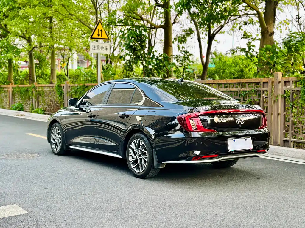HYUNDAI MISTRA 2021