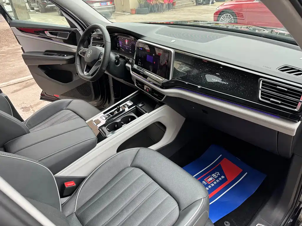 VOLKSWAGEN TOURAN 2022