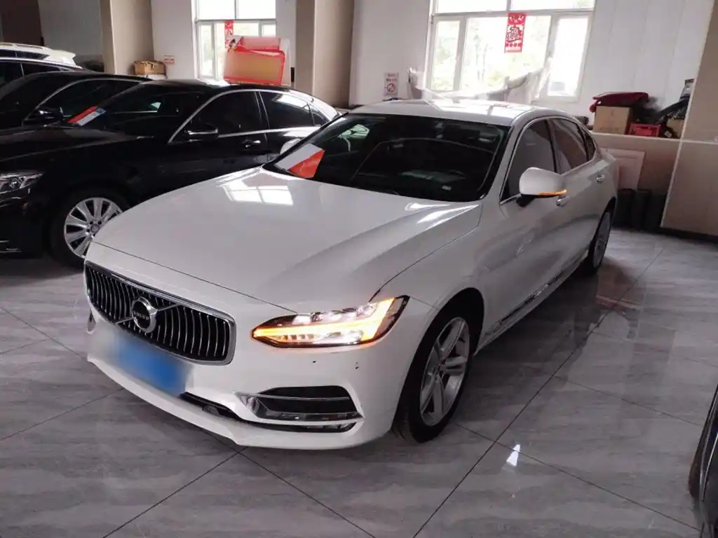 VOLVO S90 2019