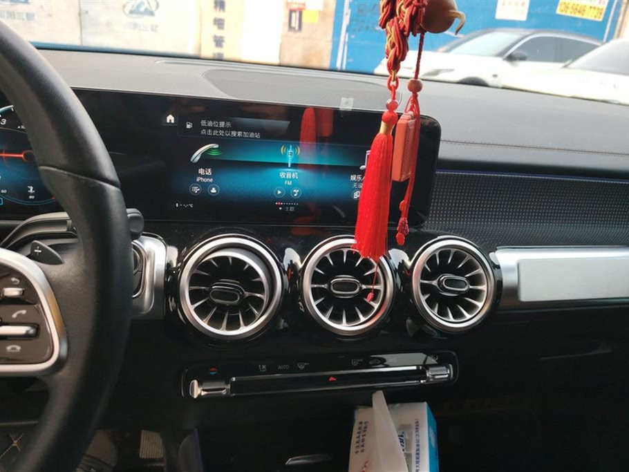 MERCEDES BENZ GLB 2023