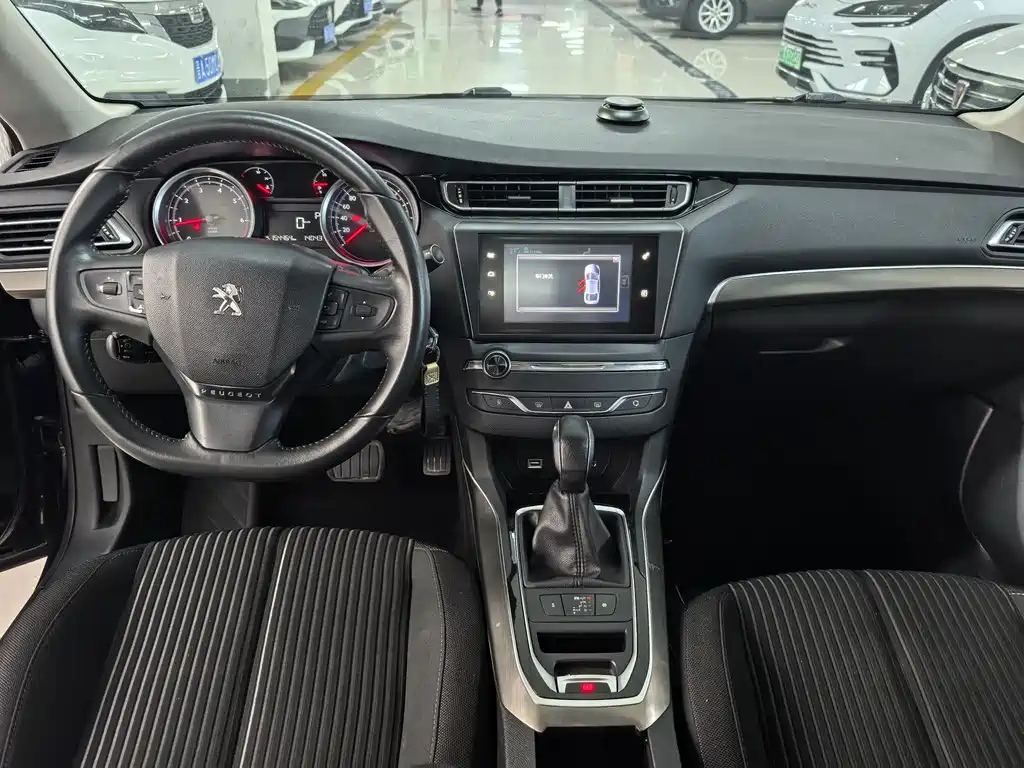 PEUGEOT 408 2016