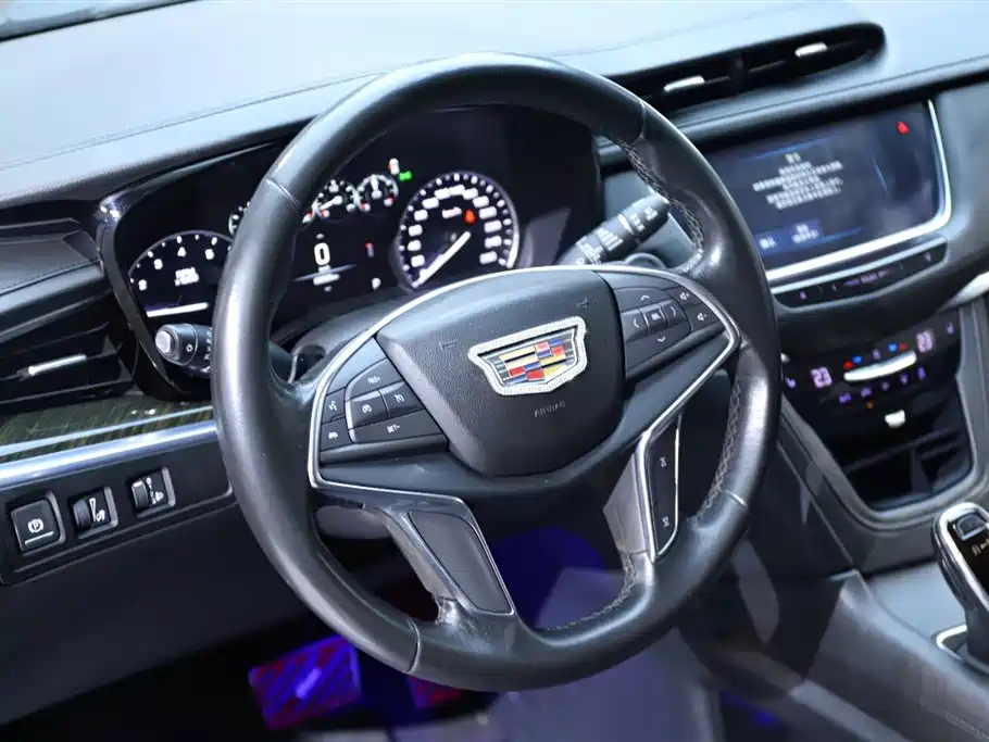 CADILLAC XT5 2019
