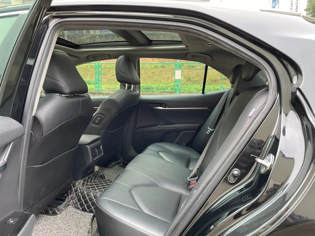 TOYOTA CAMRY 2020