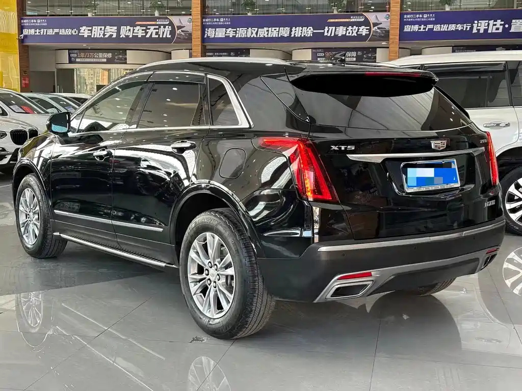 CADILLAC XT5 2021