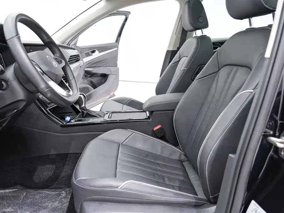 VOLKSWAGEN PASSAT 2022
