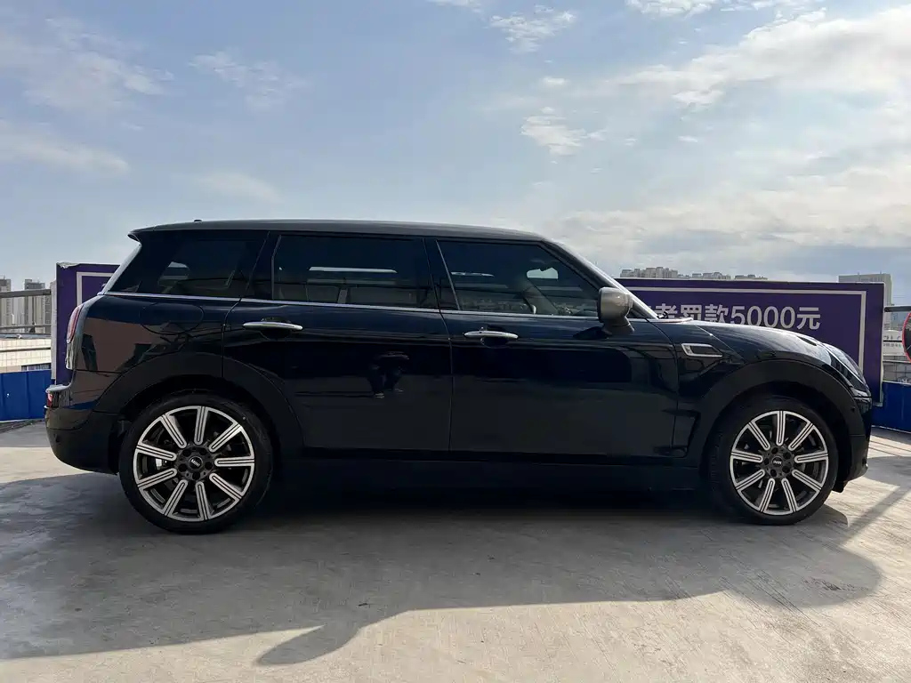 MINI CLUBMAN 2021