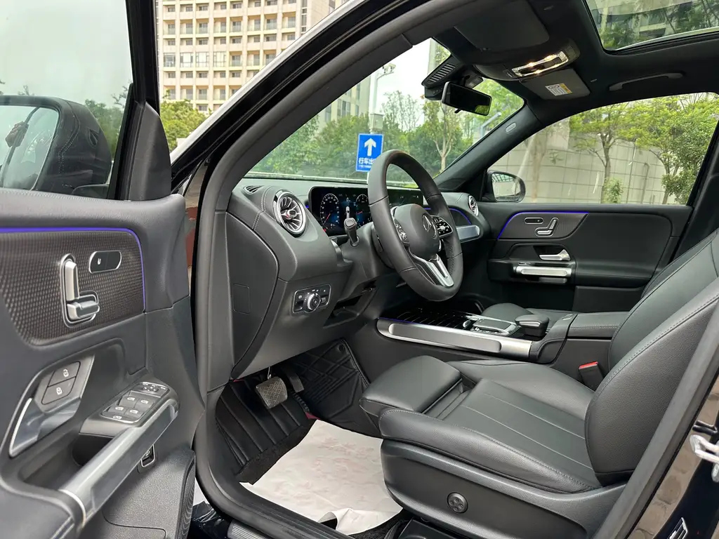 MERCEDES BENZ GLB 2021