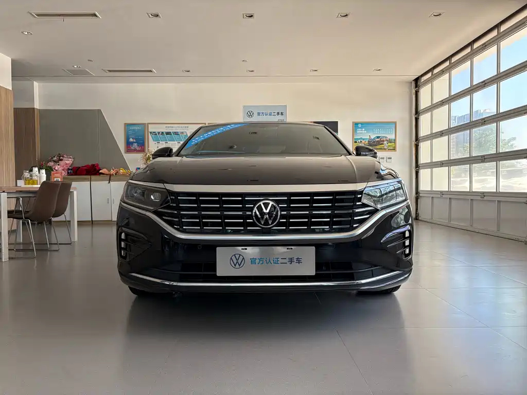VOLKSWAGEN PASSAT 2022