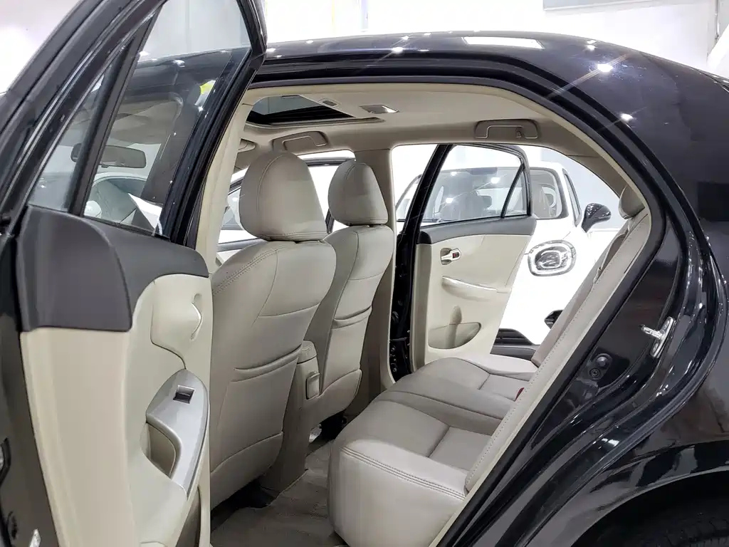 TOYOTA COROLLA 2013