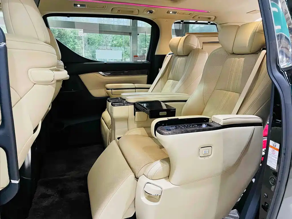 TOYOTA ALPHARD 2018