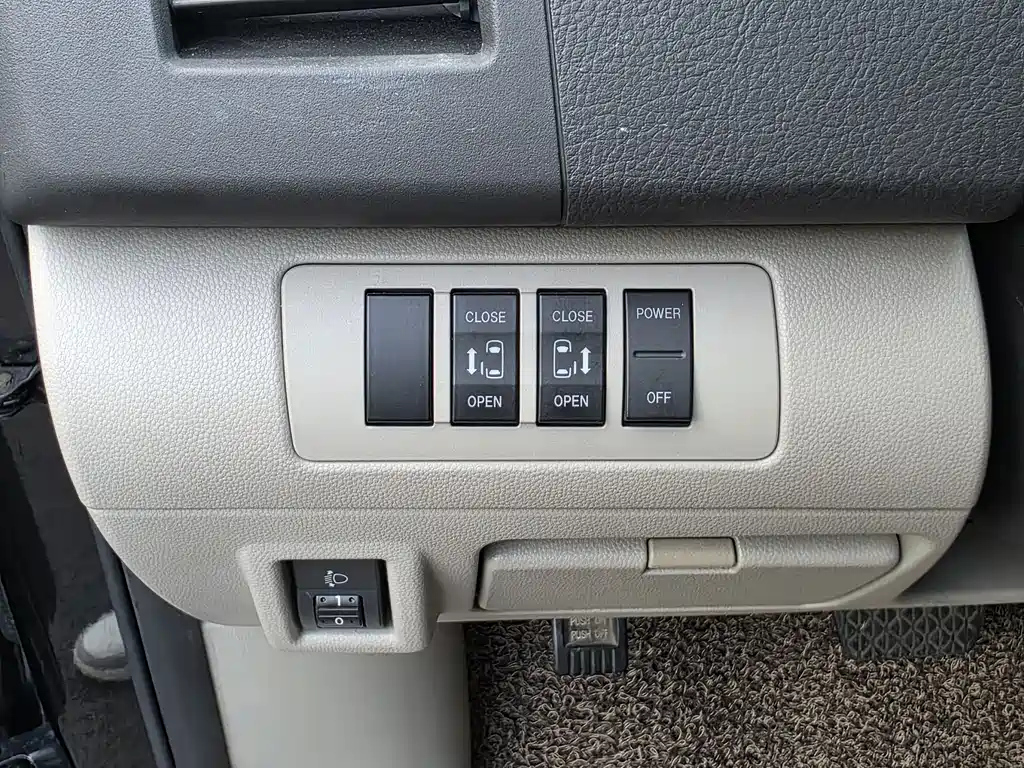 MAZDA 8 2013