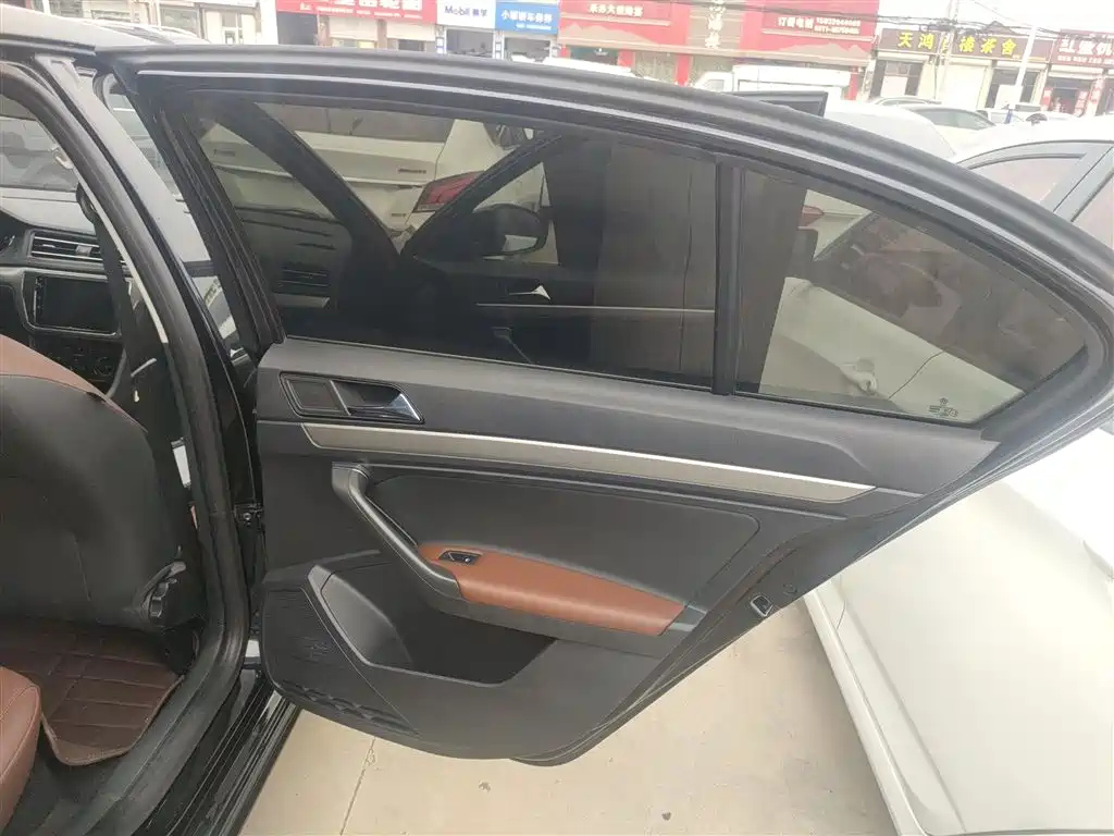 VOLKSWAGEN LAVIDA 2019