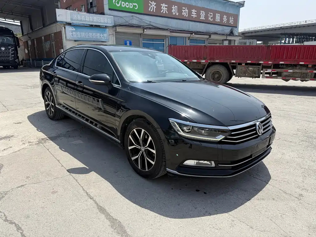 VOLKSWAGEN MAGOTAN 2017