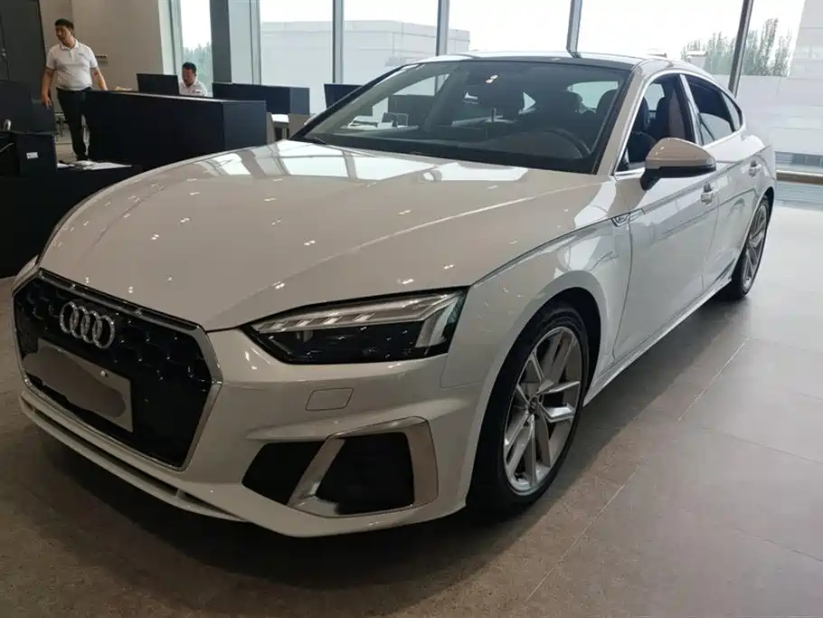 AUDI A5 2024