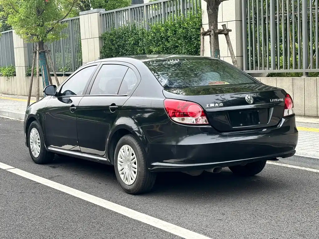VOLKSWAGEN LAVIDA 2011