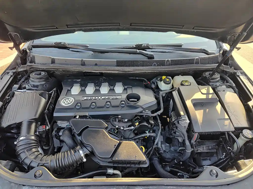 BUICK LACROSSE 2012