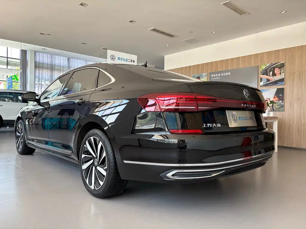 VOLKSWAGEN PASSAT 2022