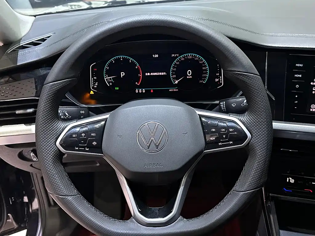 VOLKSWAGEN PASSAT 2023