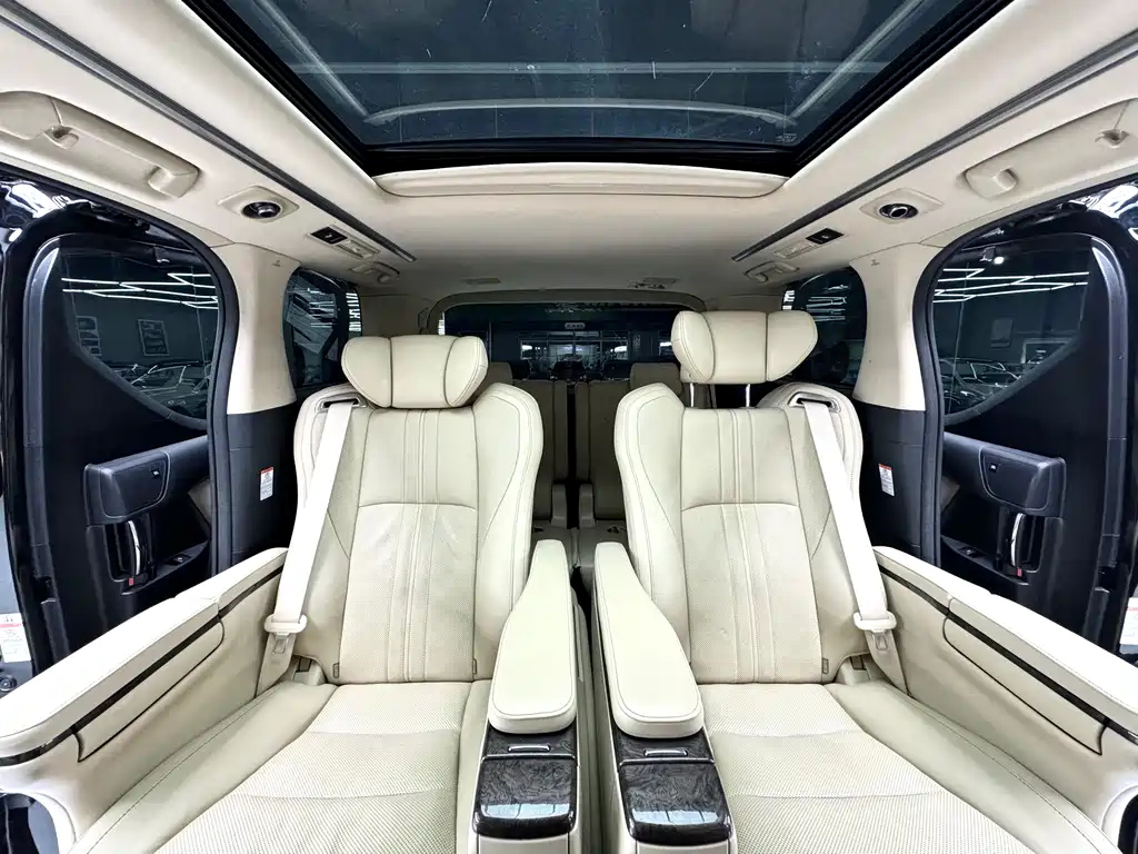 TOYOTA ALPHARD 2018