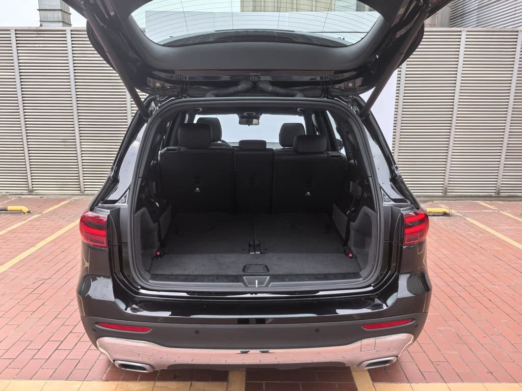 MERCEDES BENZ GLB 2024