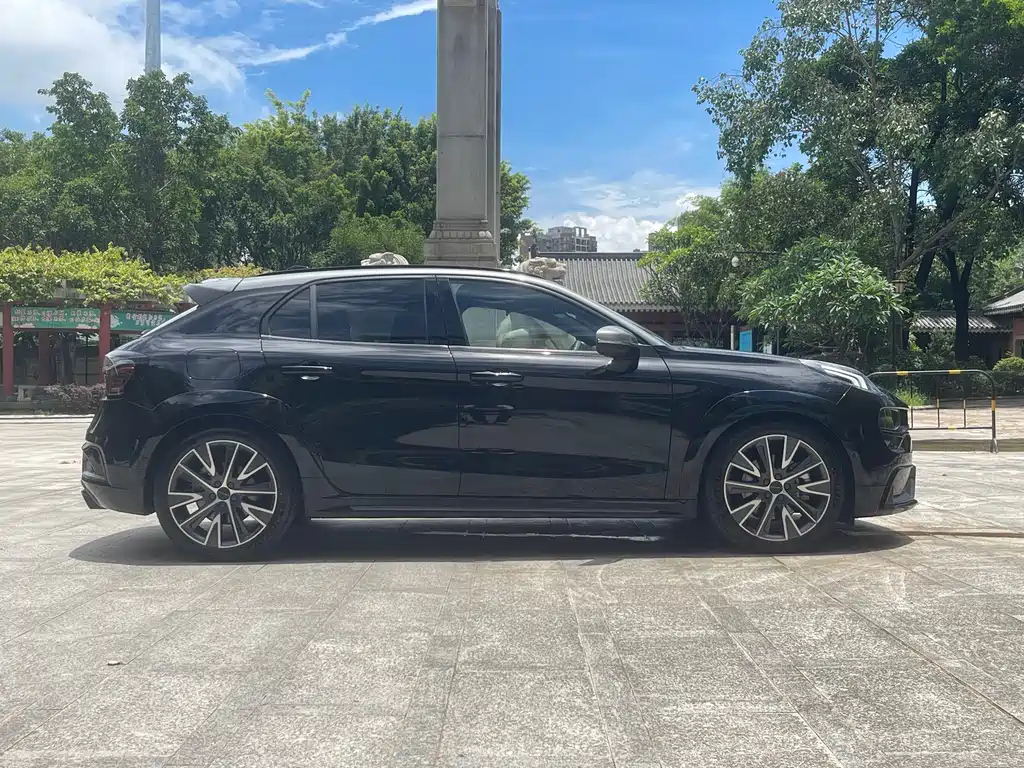 LYNK&CO 02 HATCHBACK 2021