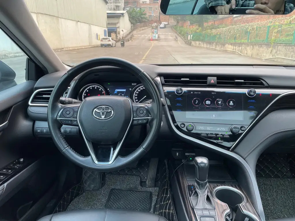 TOYOTA CAMRY 2020