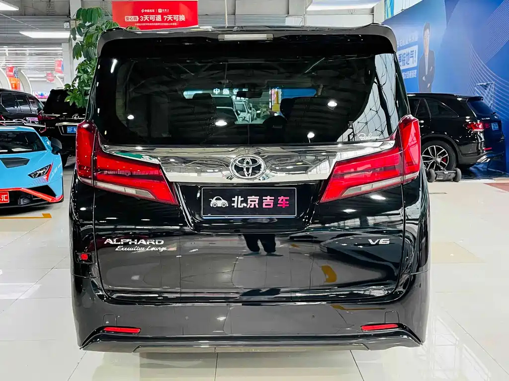 TOYOTA ALPHARD 2018