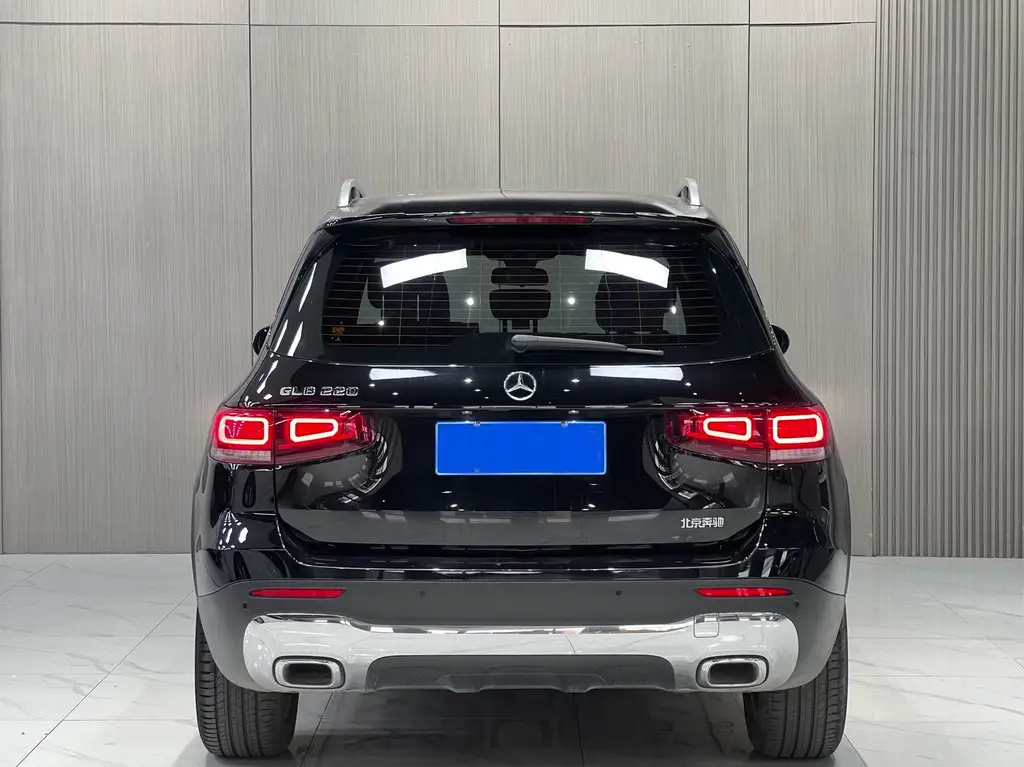 MERCEDES BENZ GLB 2023