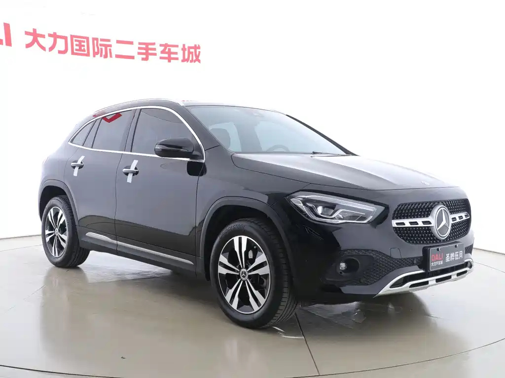 MERCEDES BENZ GLA 2023