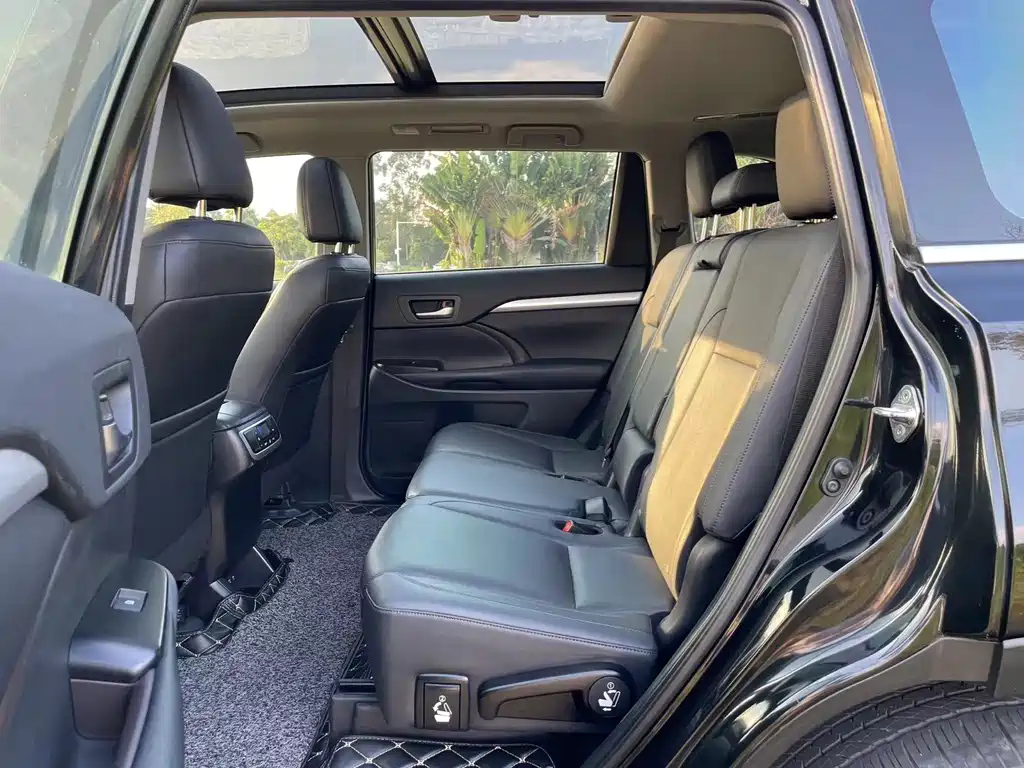 TOYOTA HIGHLANDER 2020