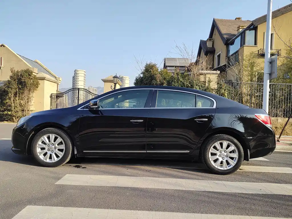 BUICK LACROSSE 2012