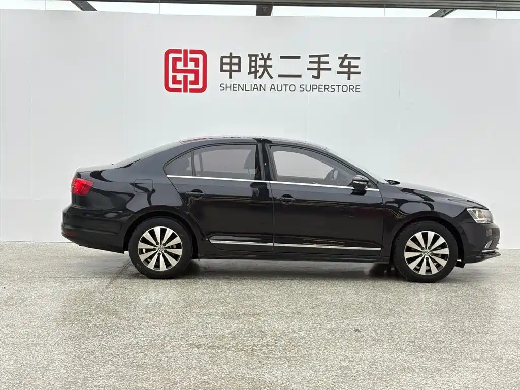 VOLKSWAGEN SAGITAR 2018