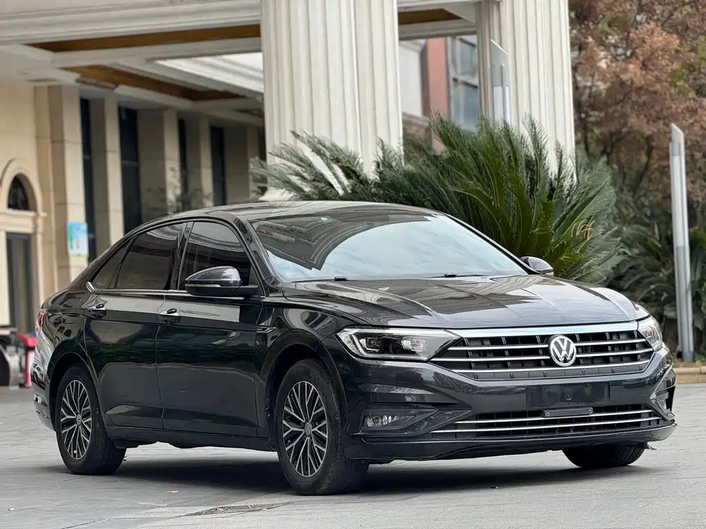 VOLKSWAGEN SAGITAR 2020