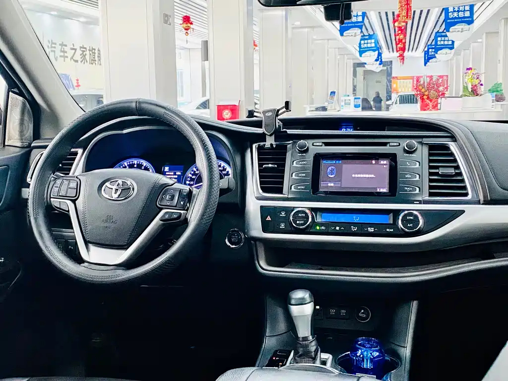 TOYOTA HIGHLANDER 2019