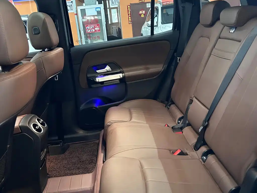 MERCEDES BENZ GLB 2024