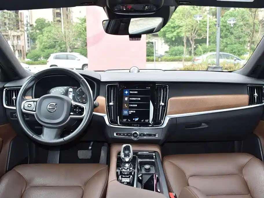 VOLVO S90 2021