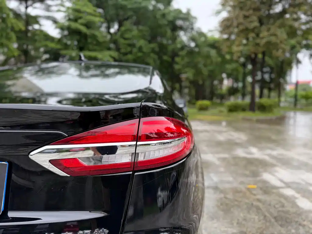 FORD MONDEO 2018