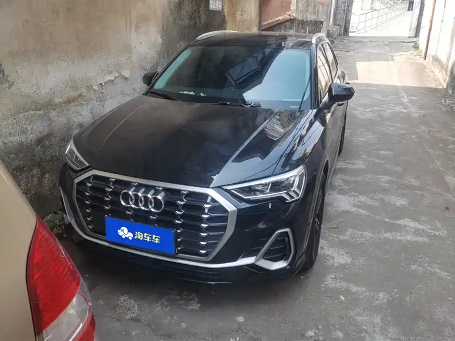 AUDI Q3 2021