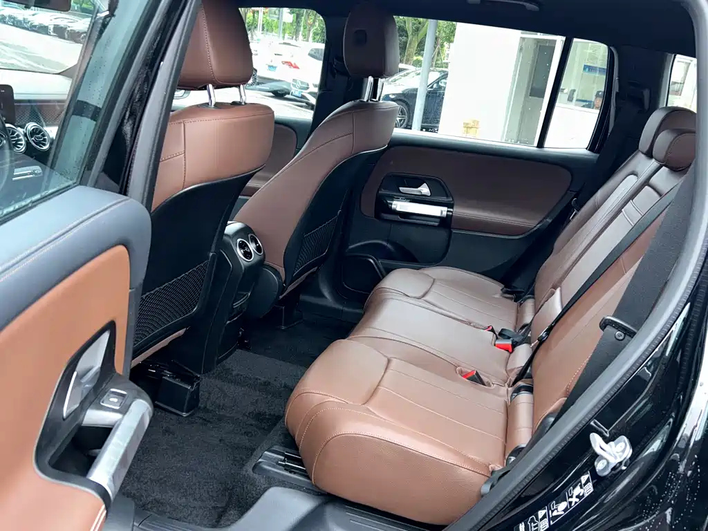 MERCEDES BENZ GLB 2024