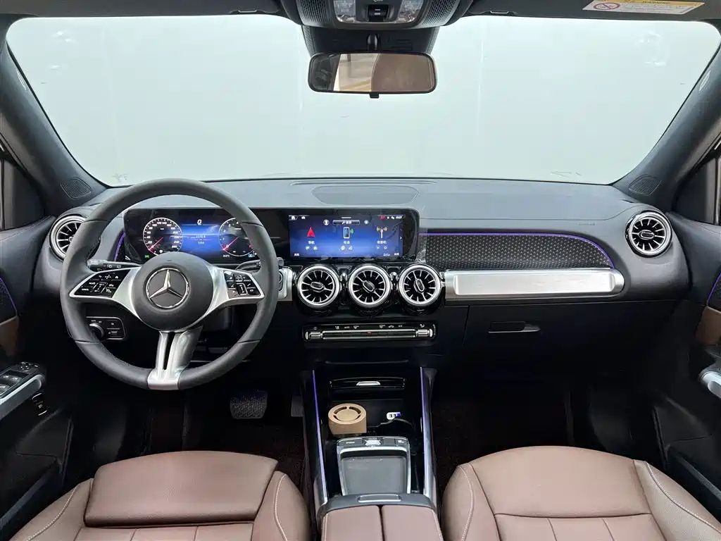 MERCEDES BENZ GLB 2024