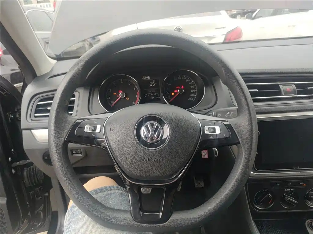 VOLKSWAGEN LAVIDA 2019